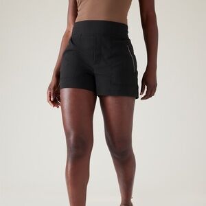 LIKE NEW!!! Athleta Black Zipper Trekkie North Shorts